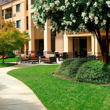 Courtyard By Marriott Atlanta Alpharetta Exterior foto