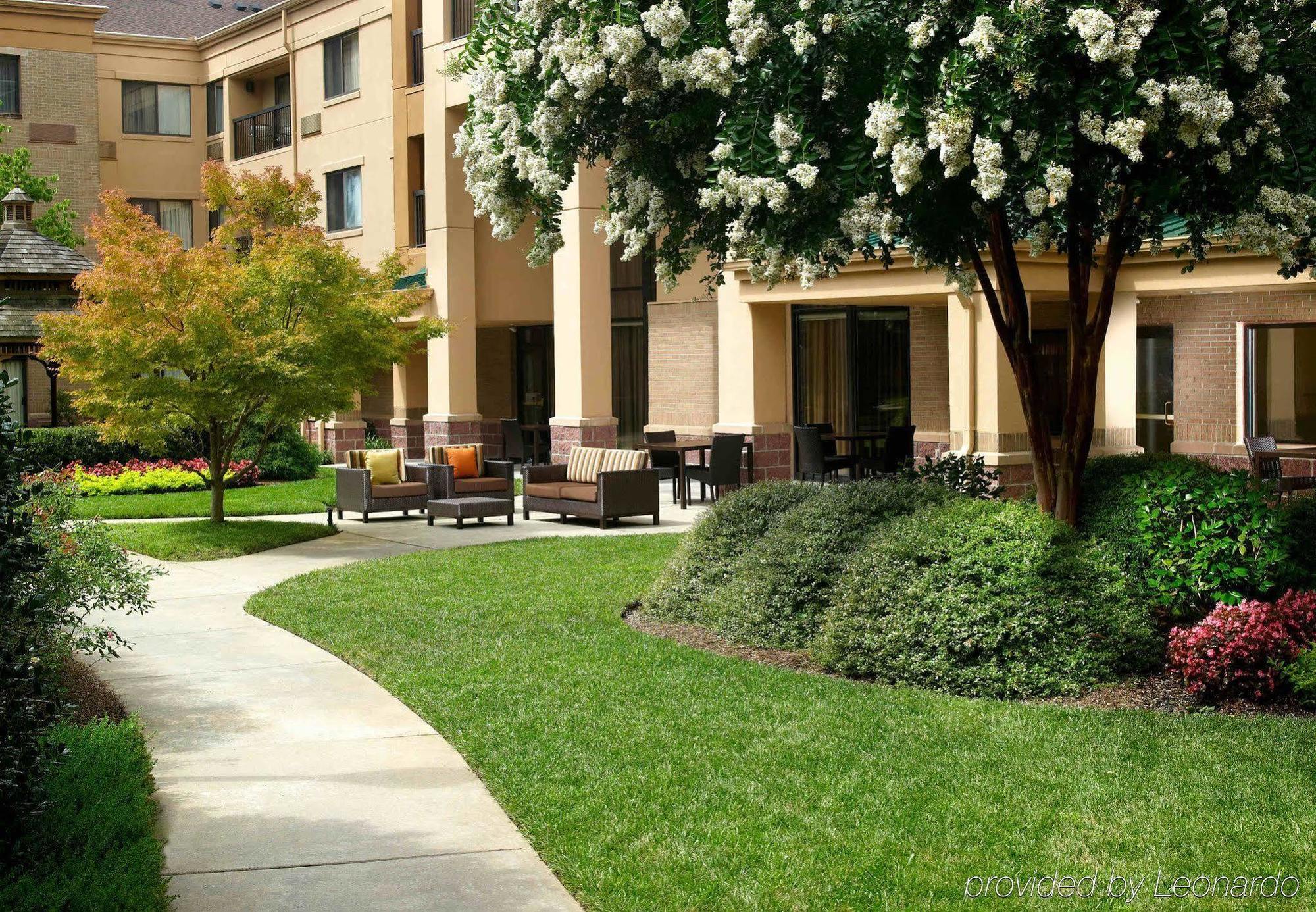 Courtyard By Marriott Atlanta Alpharetta Facilidades foto